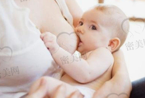 隆胸可以母乳喂养吗?
