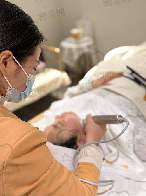 武汉纽莱茵医疗美容医院：年轻化神器+艺术线雕