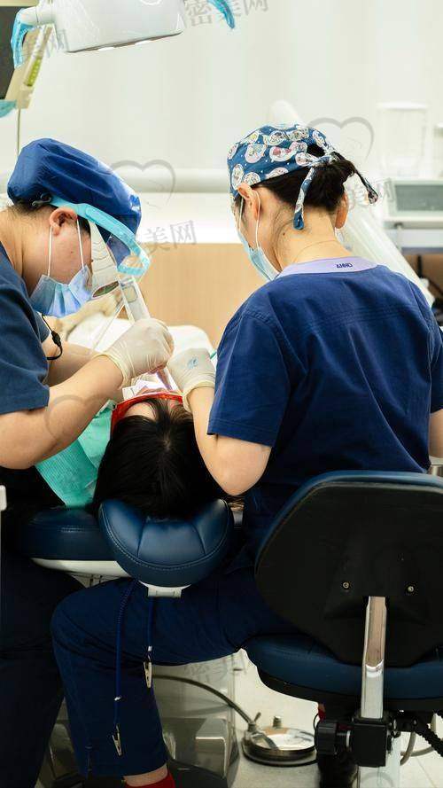无锡贝壳口腔牙齿矫正多少钱？从金属到隐形任你选，价格分级合理