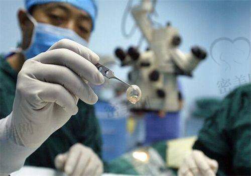 南阳市中心医院眼科近视手术价格表曝光：全飞秒、ICL选择多，学生还有补贴