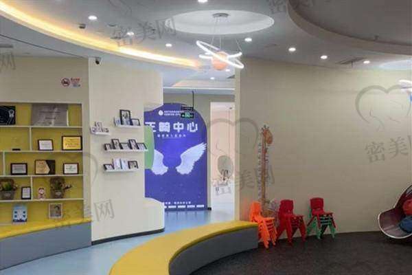上海瑞坤口腔门诊部价格表：