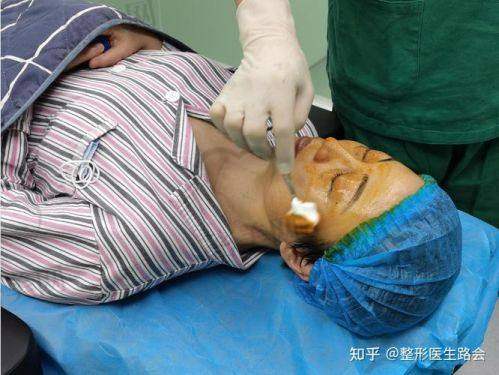 一句话点醒梦中人：“不是你容貌不高，是头型没立起来”