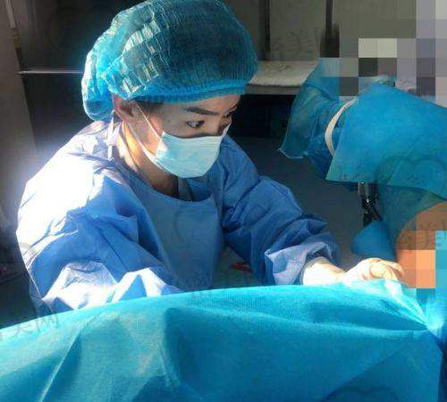 闫冬娜医生：私密整形界的暖心女神