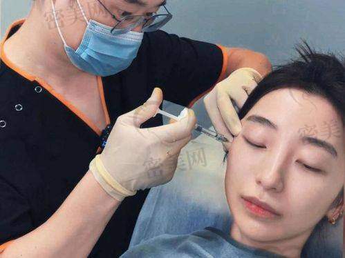 选择正规医美机构注射爱芙莱玻尿酸
