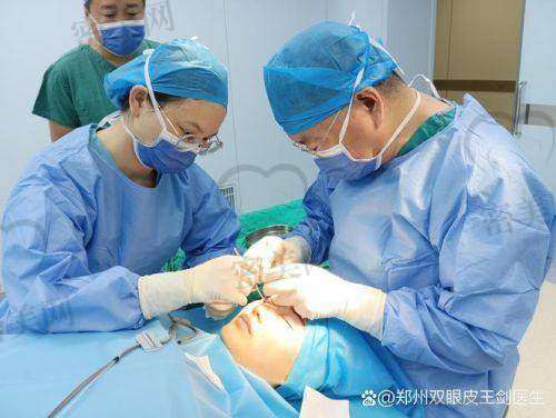 辛敏强（副主医师，国内医学科学 院整形外科医院）：医生经验的含金量值多少钱？
