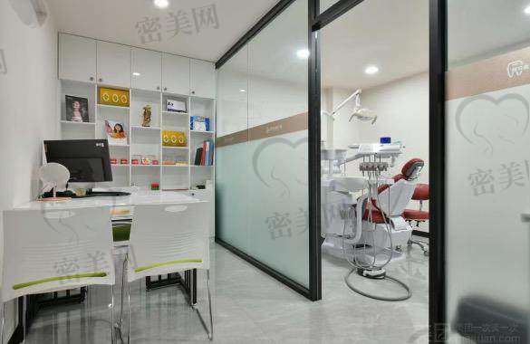 【太原雅贝鑫口腔门诊部诊疗设备:】